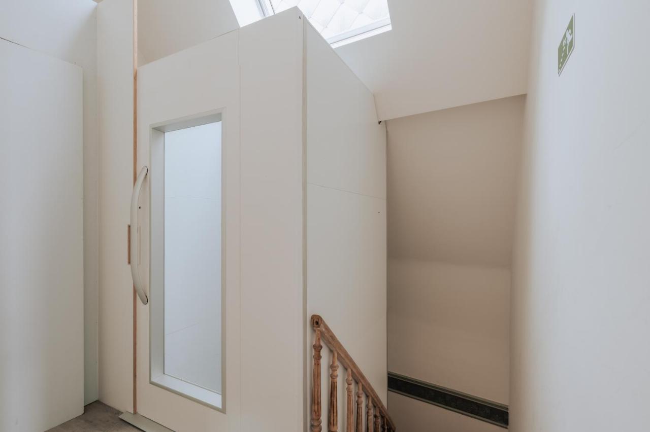 Amazing 2 Rooms Design Apartement Loft Ieper Bagian luar foto